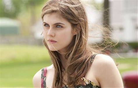 How Alexandra Daddario Really Feels About Her True Detective。